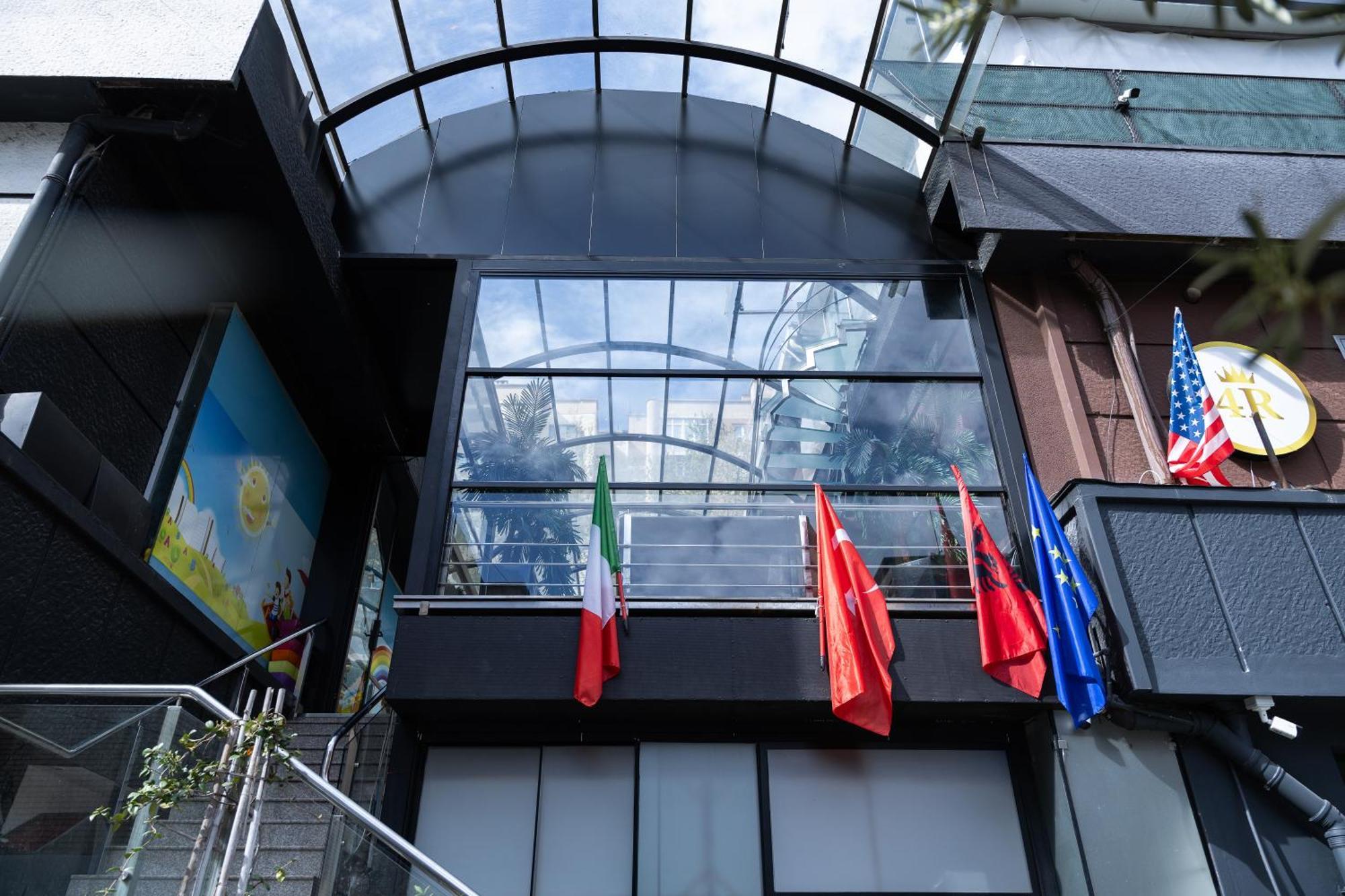 4R Colombo Hotel Tirana Exterior photo