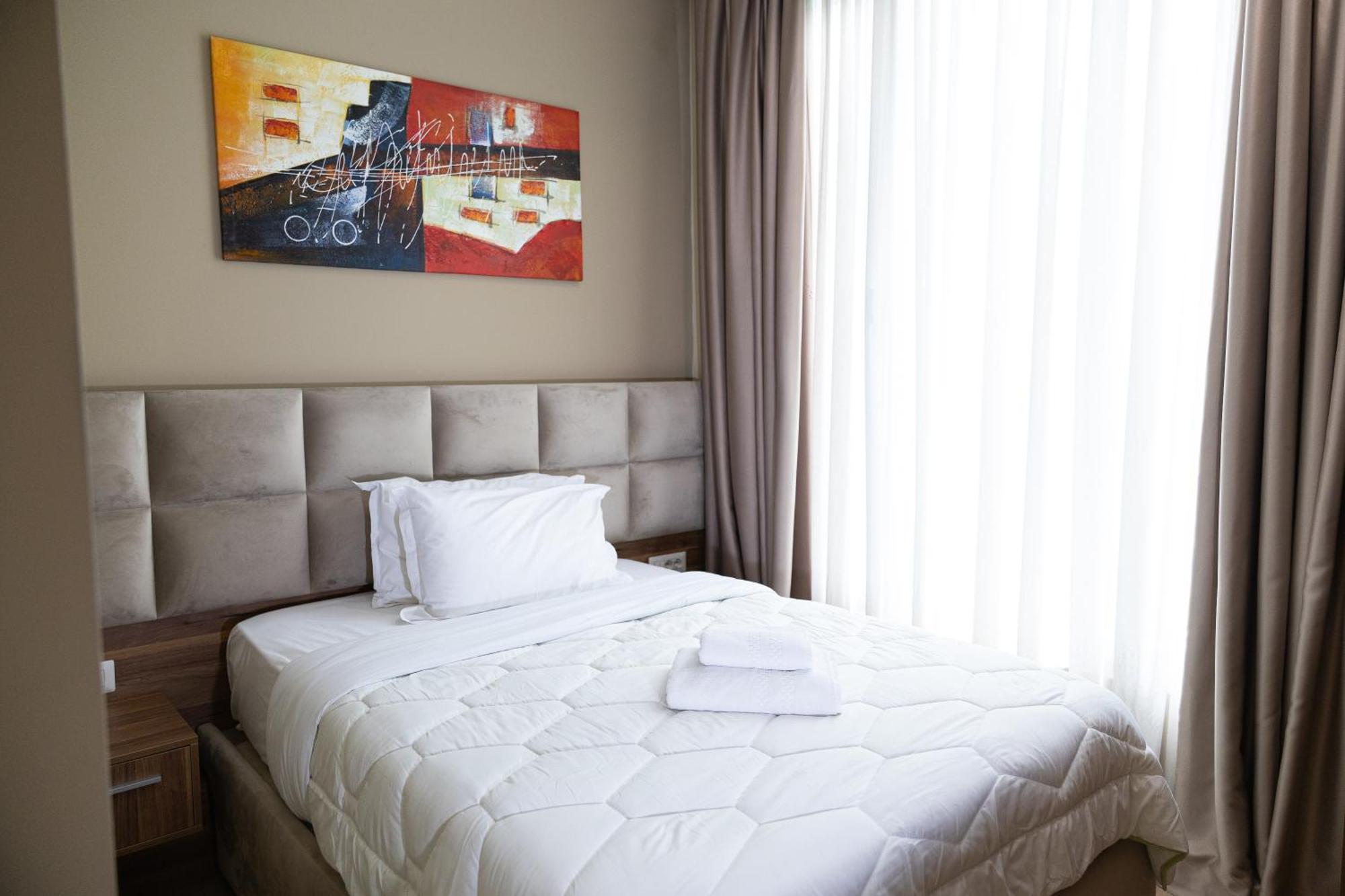 4R Colombo Hotel Tirana Exterior photo